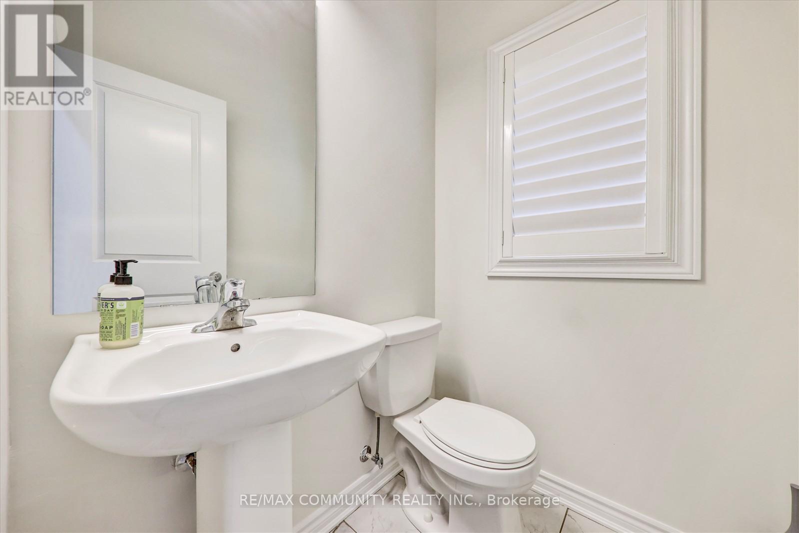 932 Barton Way, Innisfil, Ontario  L9S 0N5 - Photo 22 - N12403957