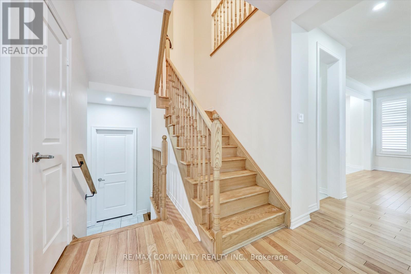 932 Barton Way, Innisfil, Ontario  L9S 0N5 - Photo 23 - N12403957