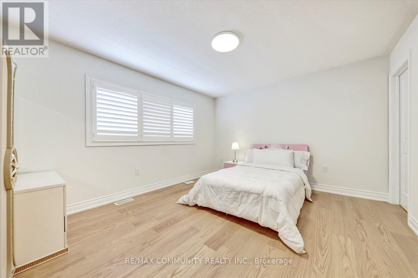932 Barton Way, Innisfil, Ontario  L9S 0N5 - Photo 39 - N12403957