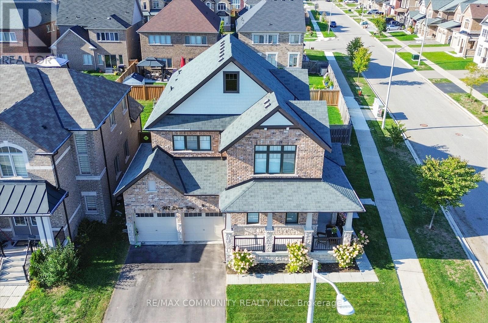 932 Barton Way, Innisfil, Ontario  L9S 0N5 - Photo 7 - N12403957