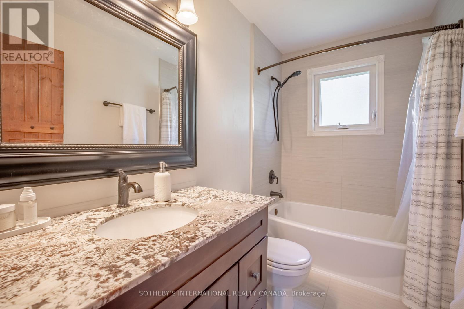 80 Centre Street, King (Schomberg), Ontario  L0G 1T0 - Photo 15 - N12403958