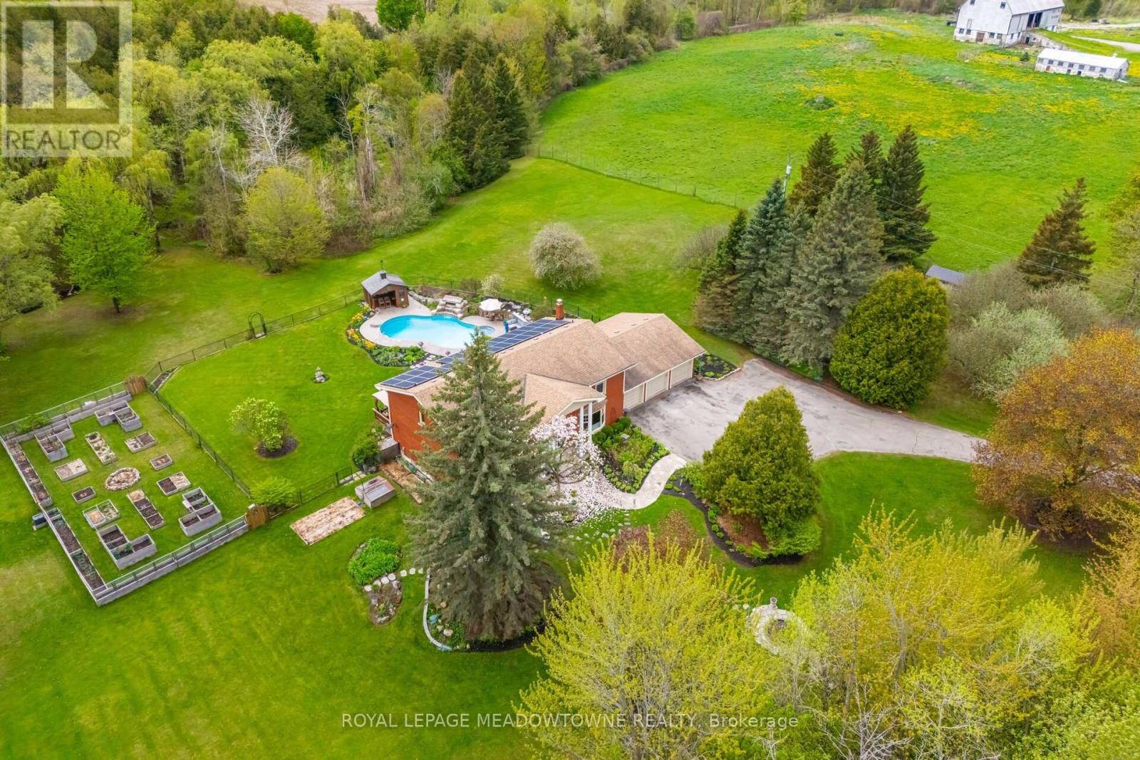 11302 Regional 25 Road, Halton Hills, Ontario  L7J 2M1 - Photo 2 - W12403810