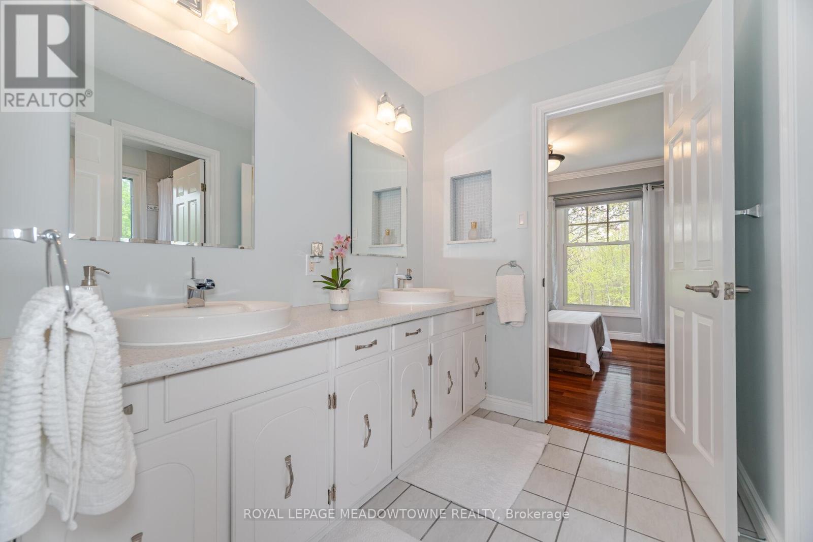 11302 Regional 25 Road, Halton Hills, Ontario  L7J 2M1 - Photo 27 - W12403810