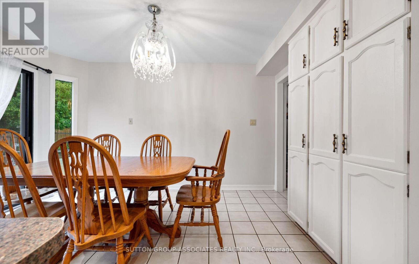 1252 Greenwood Crescent, Oakville, Ontario  L6J 6W5 - Photo 16 - W12403842