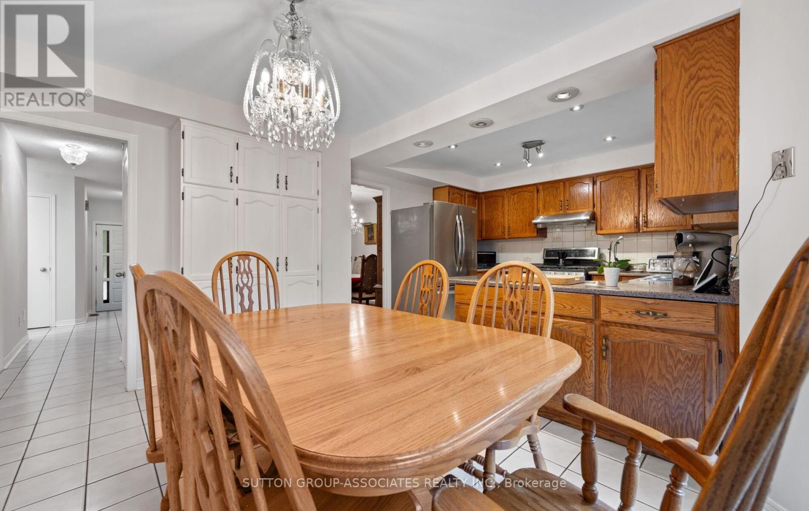 1252 Greenwood Crescent, Oakville, Ontario  L6J 6W5 - Photo 17 - W12403842
