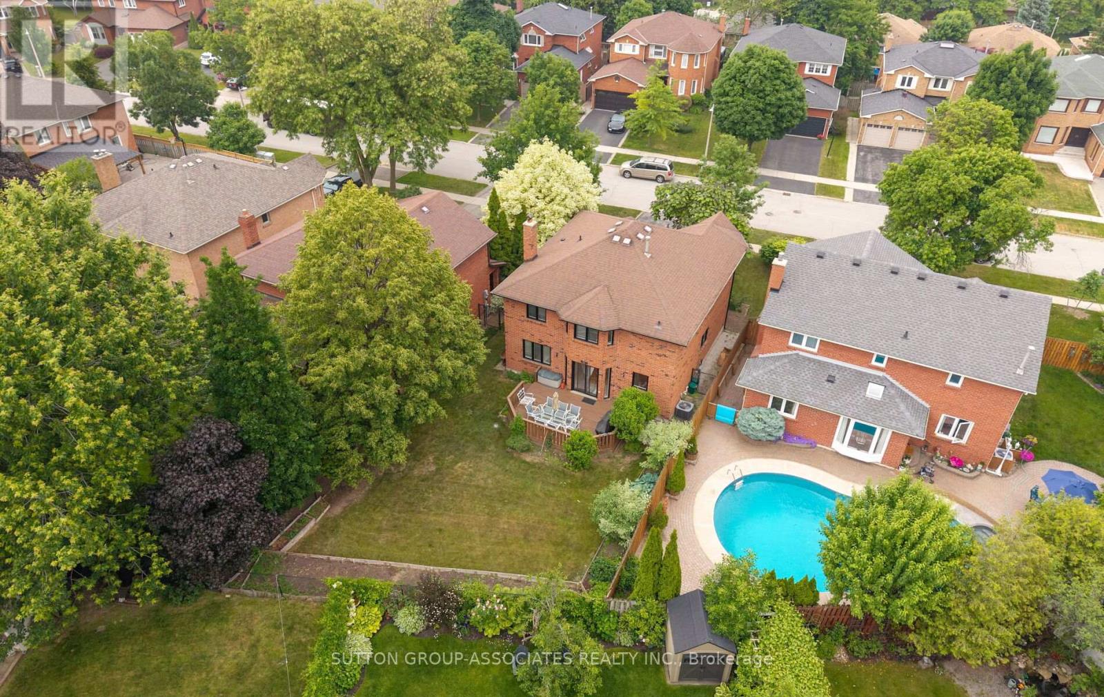 1252 Greenwood Crescent, Oakville, Ontario  L6J 6W5 - Photo 44 - W12403842