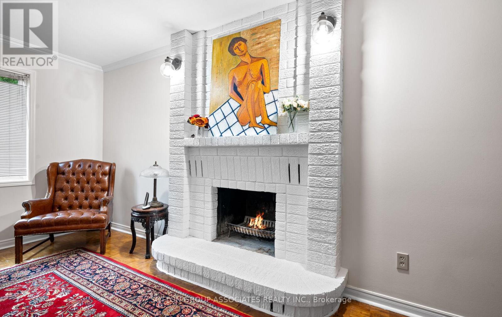 1252 Greenwood Crescent, Oakville, Ontario  L6J 6W5 - Photo 9 - W12403842