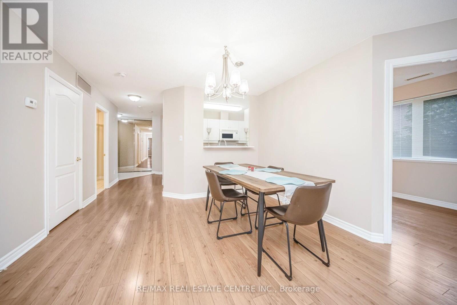 301 - 3 Dayspring Circle, Brampton, Ontario  L6P 1B7 - Photo 33 - W12403852