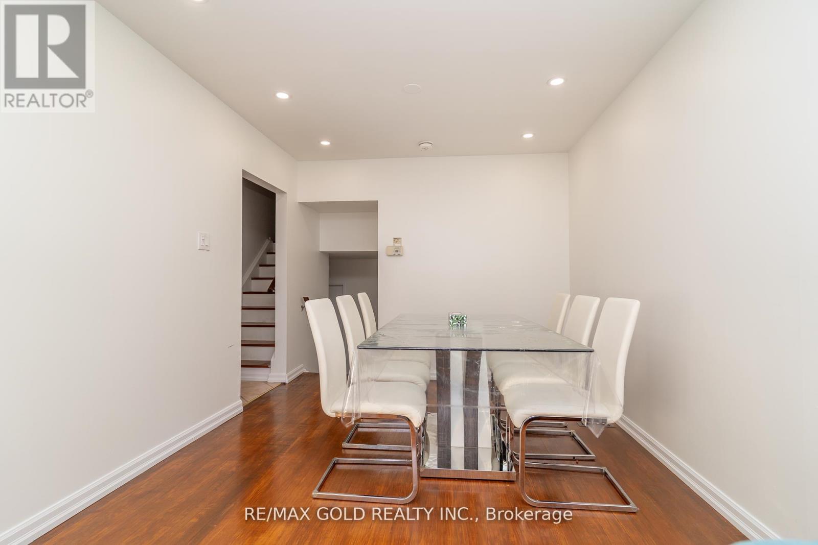 21 Argyle Crescent, Brampton, Ontario  L6T 1M9 - Photo 11 - W12403858