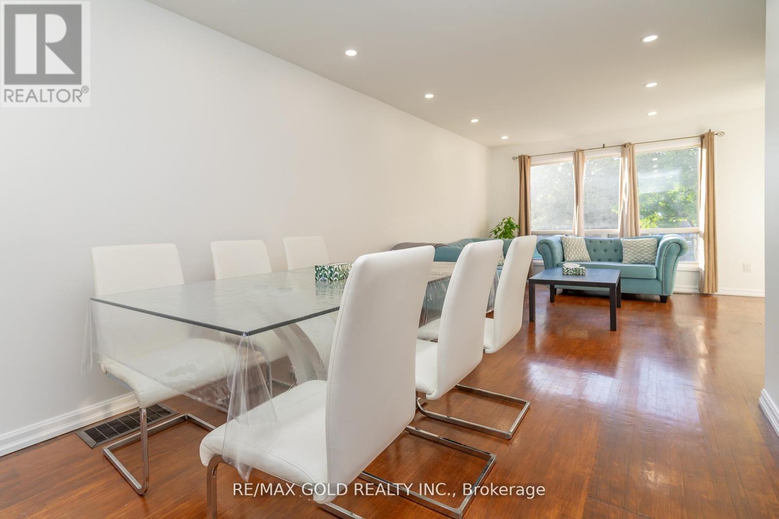 21 Argyle Crescent, Brampton, Ontario  L6T 1M9 - Photo 12 - W12403858