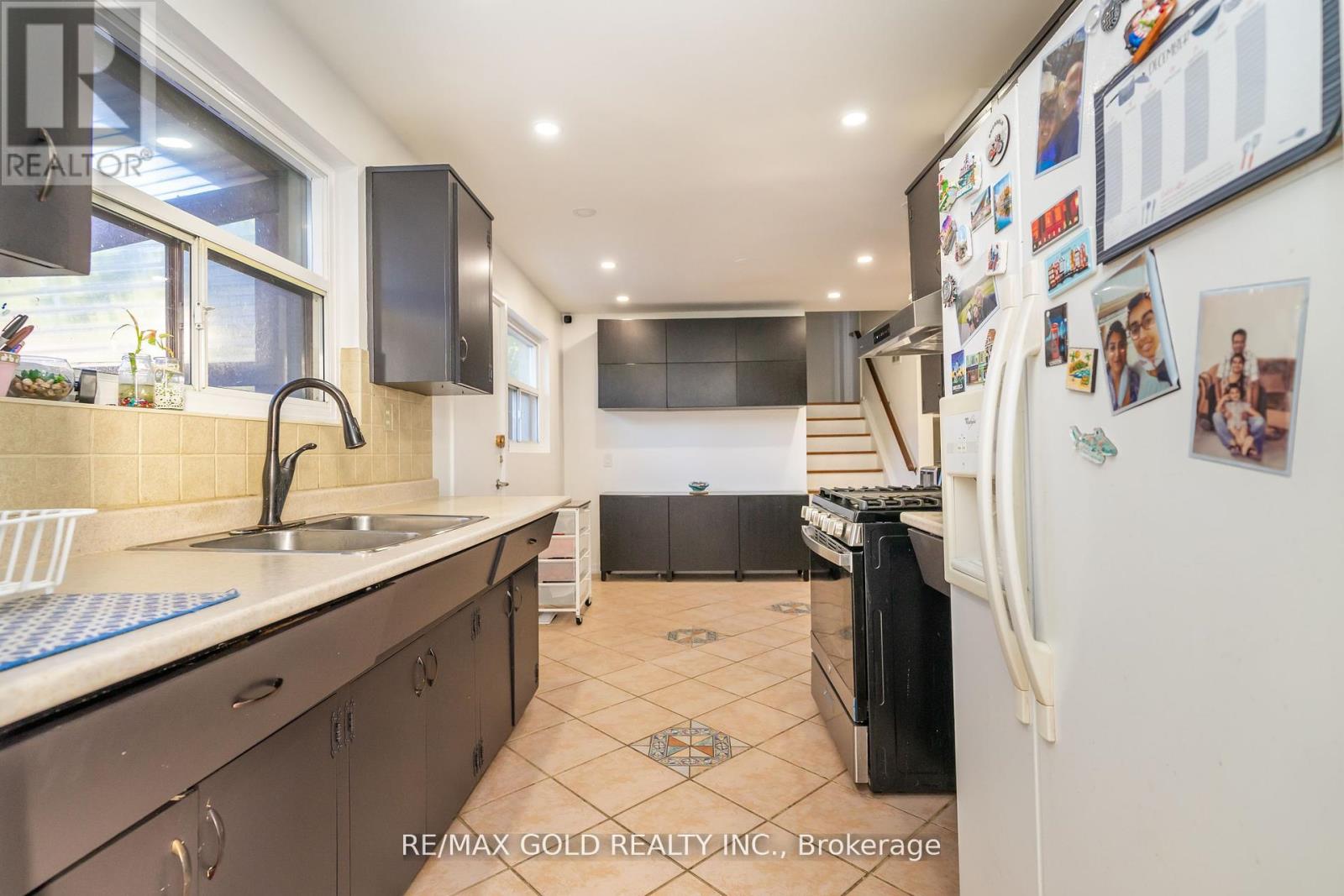 21 Argyle Crescent, Brampton, Ontario  L6T 1M9 - Photo 13 - W12403858