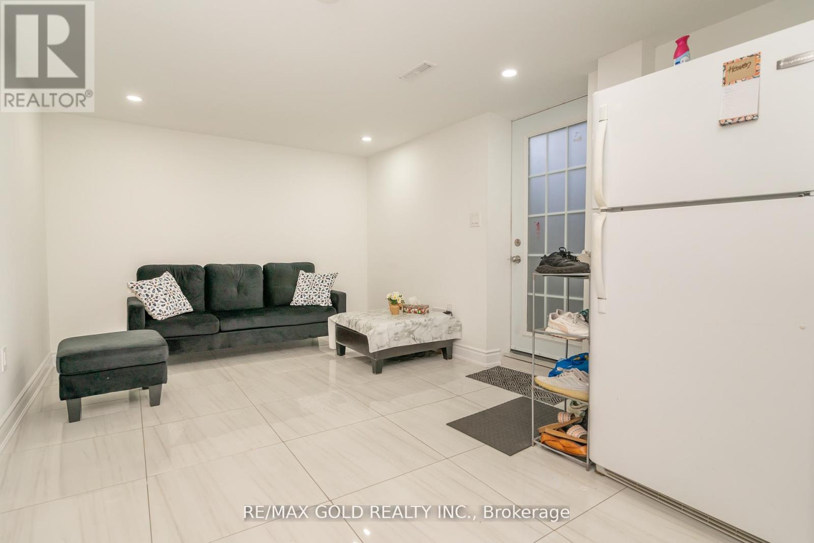 21 Argyle Crescent, Brampton, Ontario  L6T 1M9 - Photo 32 - W12403858