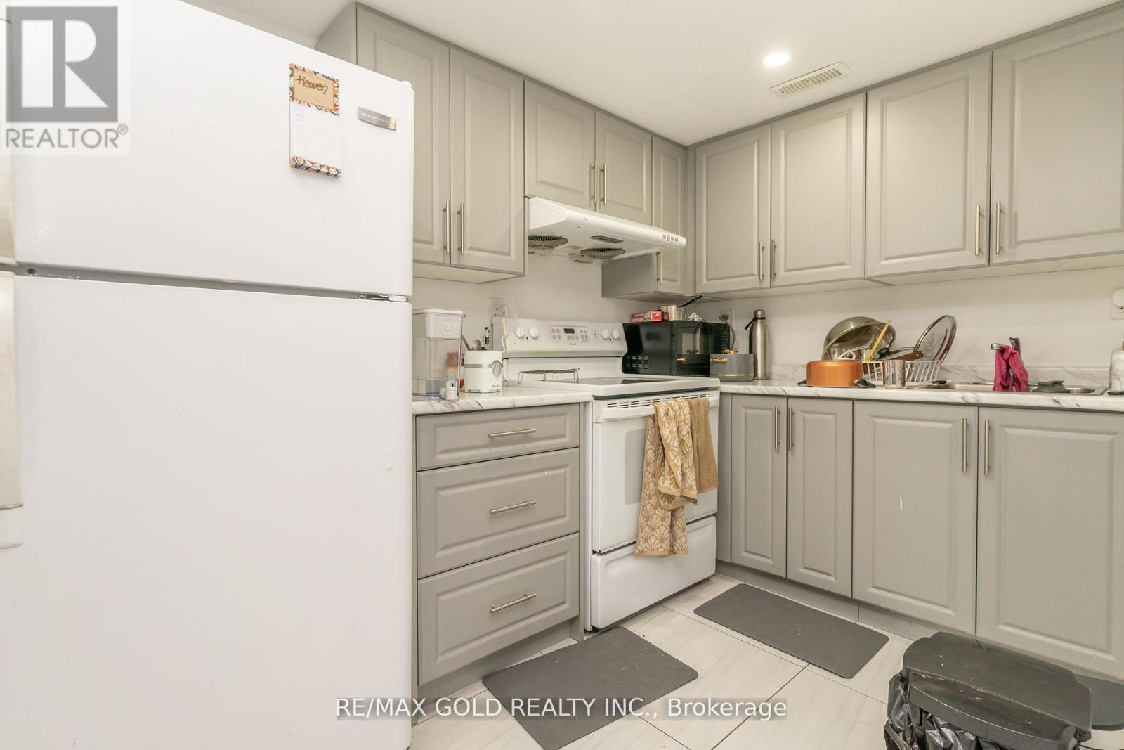 21 Argyle Crescent, Brampton, Ontario  L6T 1M9 - Photo 34 - W12403858
