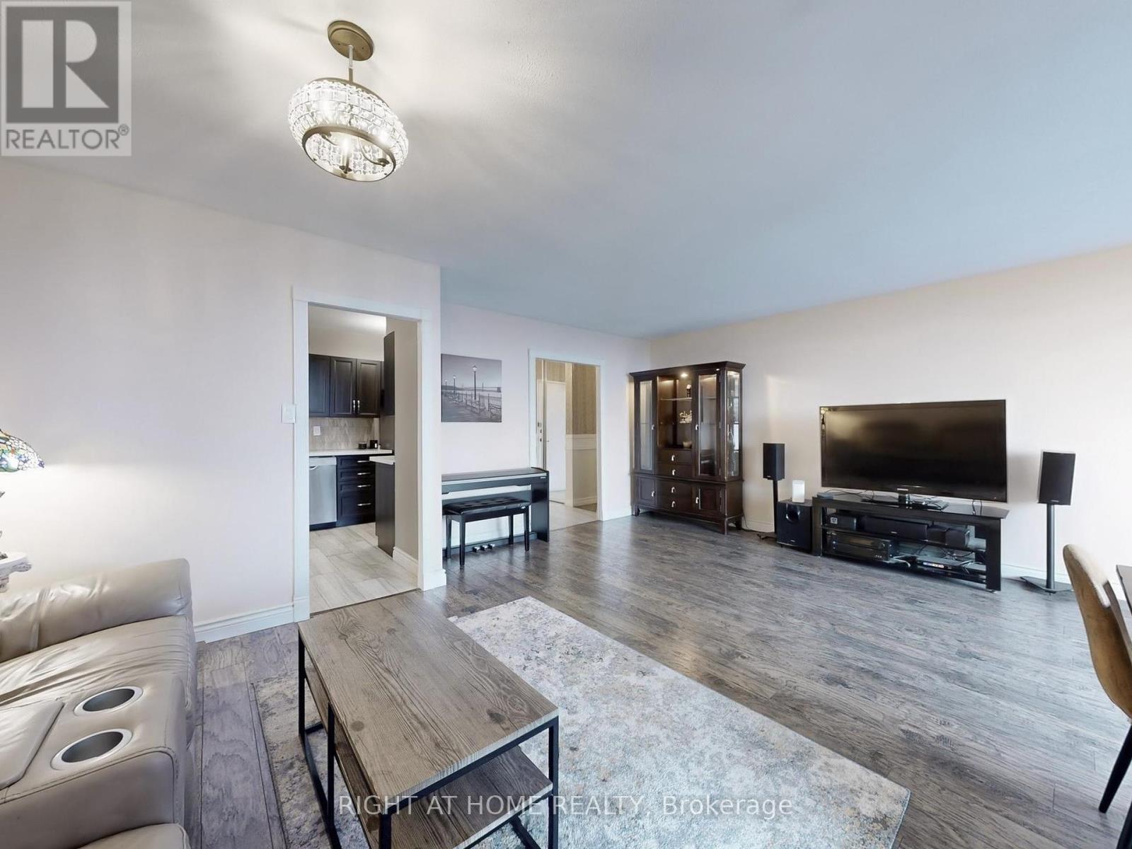 2303 - 85 Emmett Avenue, Toronto (Mount Dennis), Ontario  M6M 5A2 - Photo 11 - W12403888