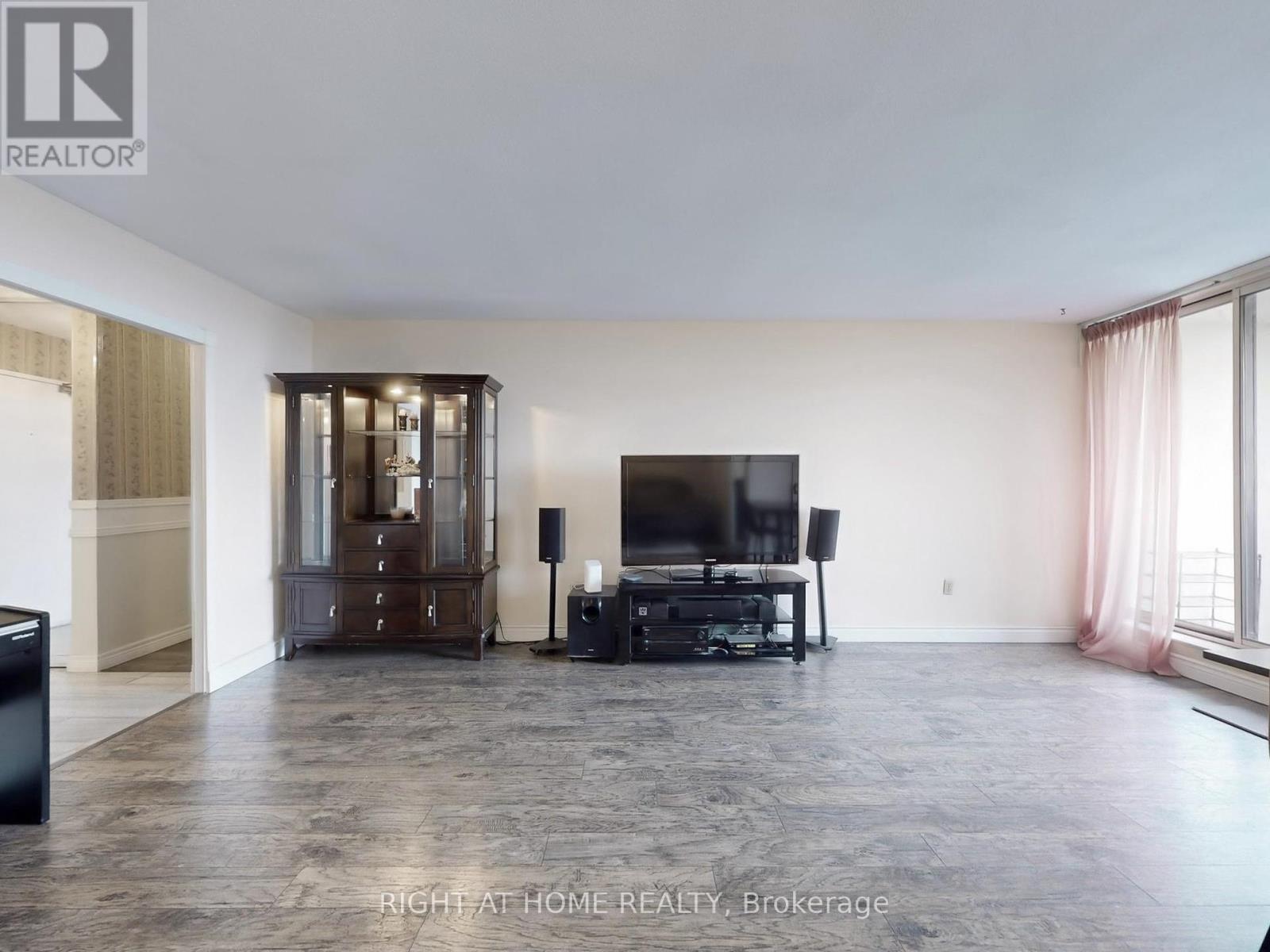 2303 - 85 Emmett Avenue, Toronto (Mount Dennis), Ontario  M6M 5A2 - Photo 12 - W12403888