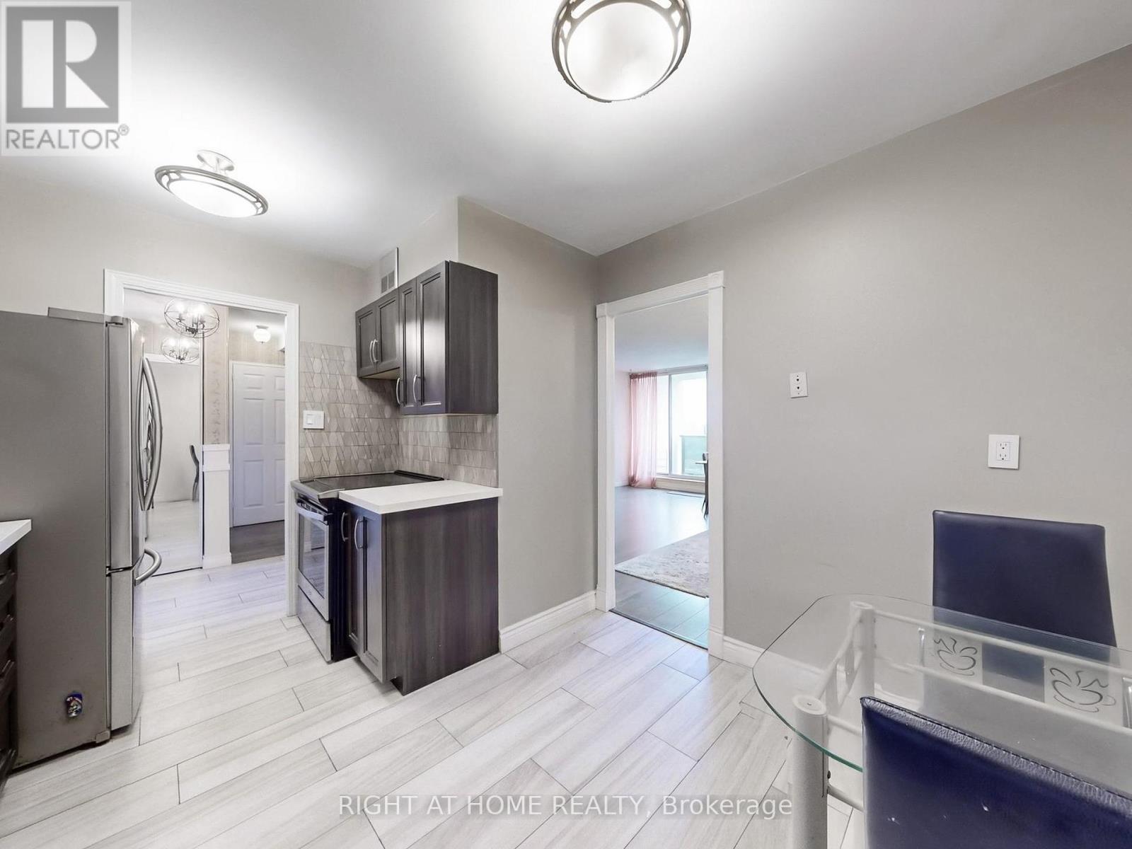 2303 - 85 Emmett Avenue, Toronto (Mount Dennis), Ontario  M6M 5A2 - Photo 14 - W12403888