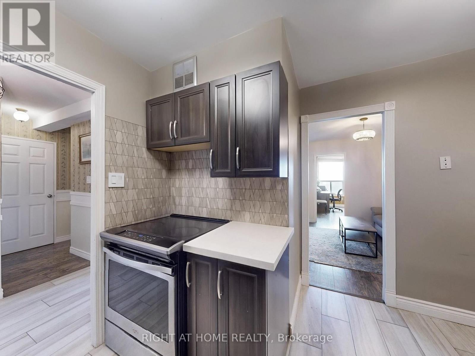 2303 - 85 Emmett Avenue, Toronto (Mount Dennis), Ontario  M6M 5A2 - Photo 16 - W12403888