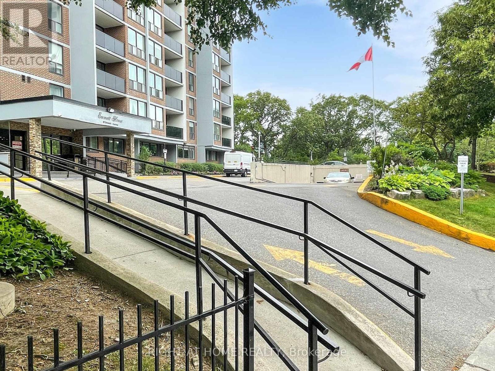 2303 - 85 Emmett Avenue, Toronto (Mount Dennis), Ontario  M6M 5A2 - Photo 4 - W12403888