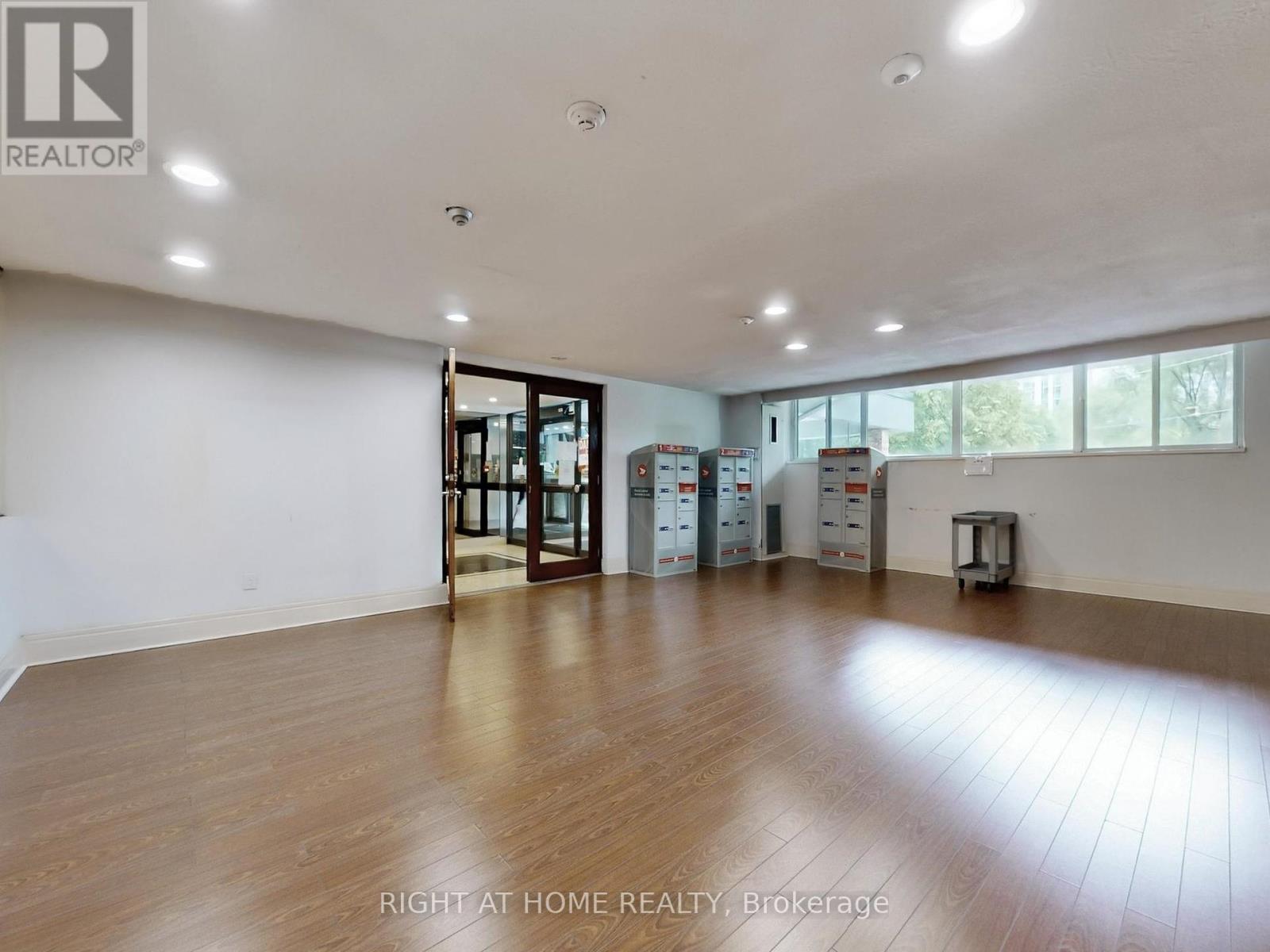 2303 - 85 Emmett Avenue, Toronto (Mount Dennis), Ontario  M6M 5A2 - Photo 6 - W12403888