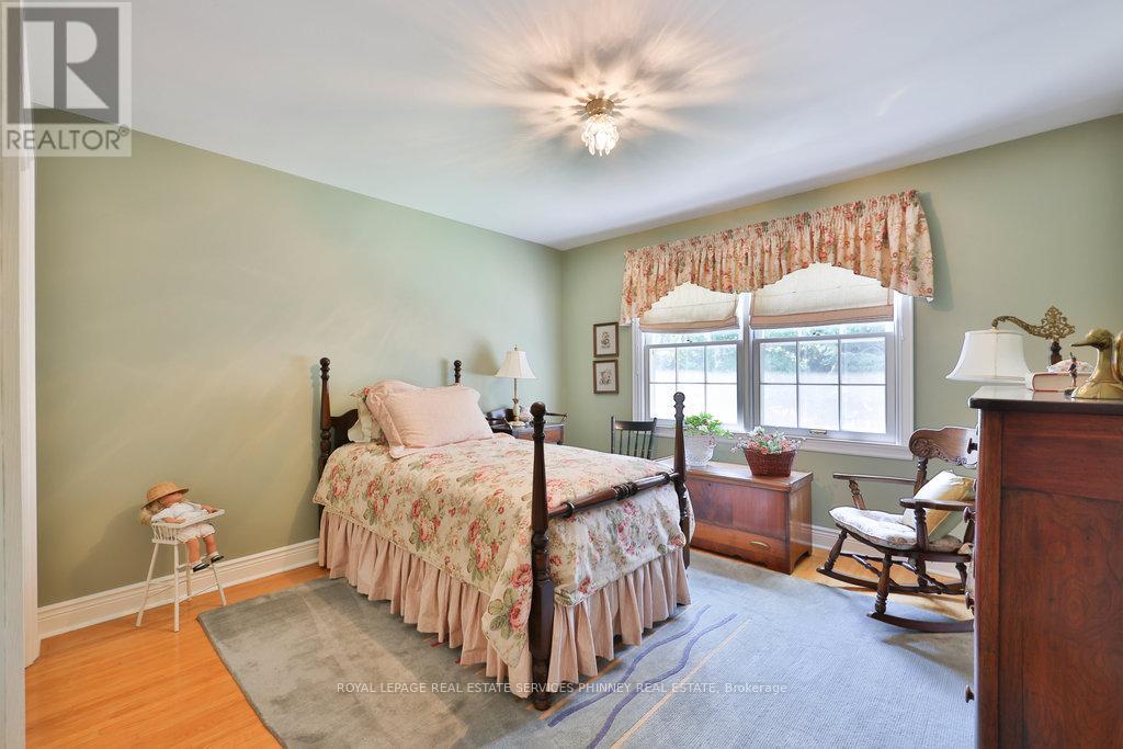 152 Breckondale Court, Burlington, Ontario  L7N 1X7 - Photo 23 - W12403907