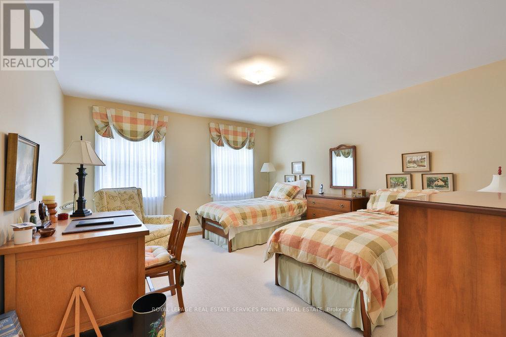 152 Breckondale Court, Burlington, Ontario  L7N 1X7 - Photo 24 - W12403907