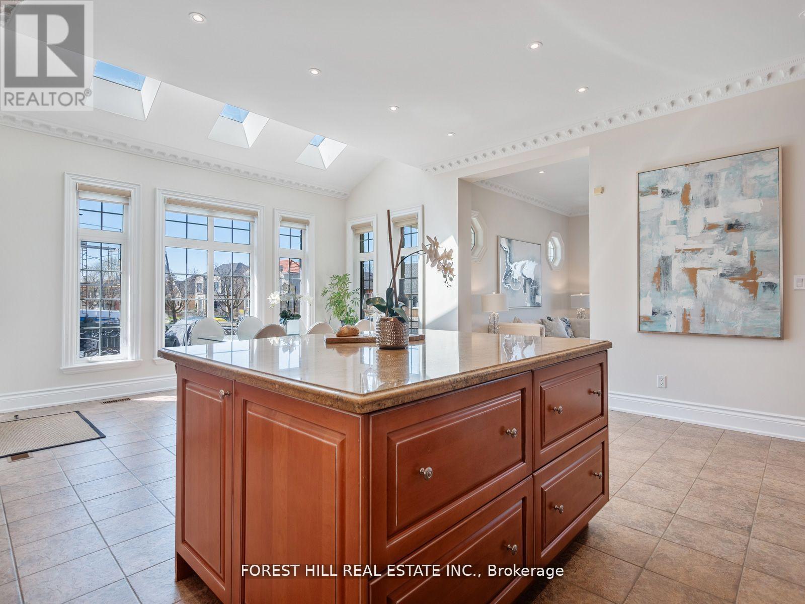 18 Highland Hill, Toronto, Ontario  M6A 2P8 - Photo 13 - W12403934