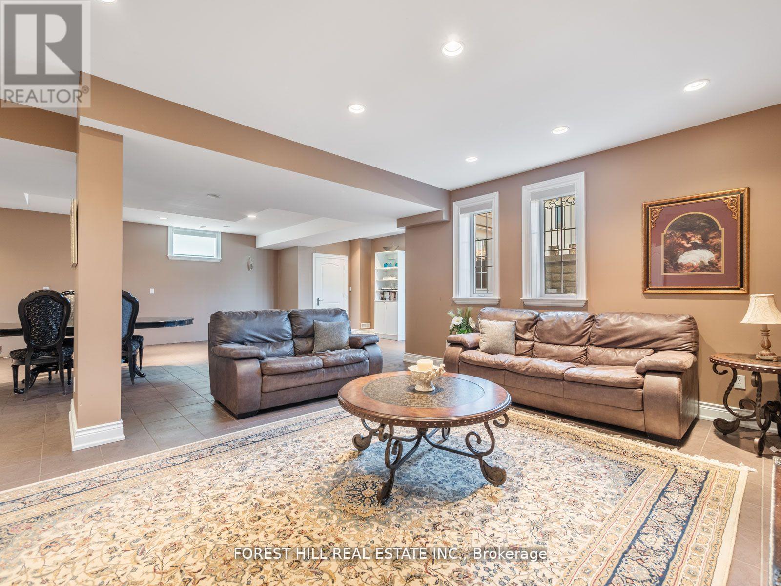 18 Highland Hill, Toronto, Ontario  M6A 2P8 - Photo 21 - W12403934