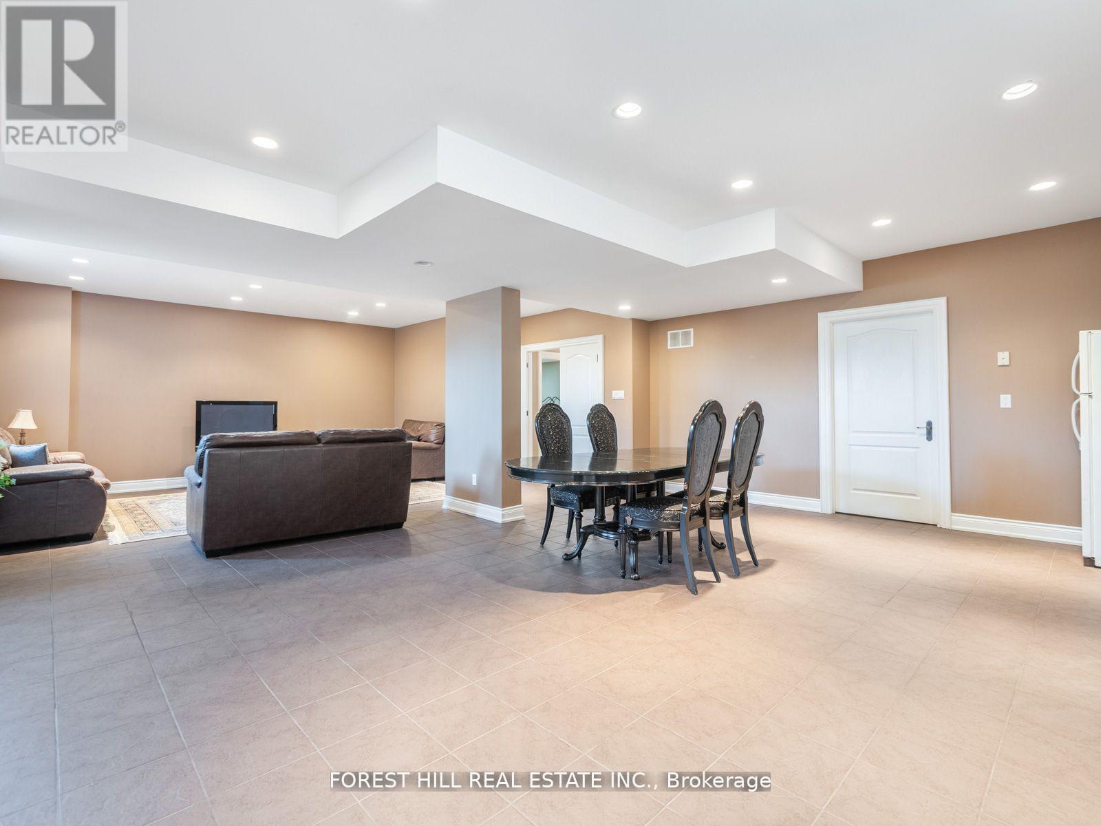 18 Highland Hill, Toronto, Ontario  M6A 2P8 - Photo 22 - W12403934