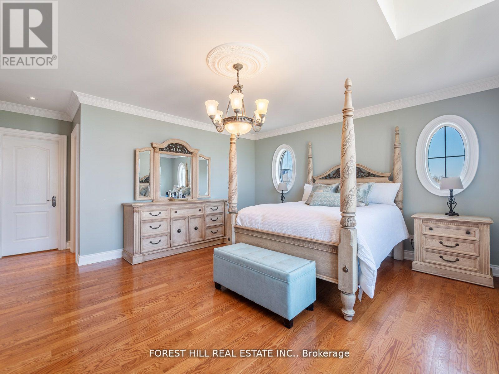 18 Highland Hill, Toronto, Ontario  M6A 2P8 - Photo 27 - W12403934