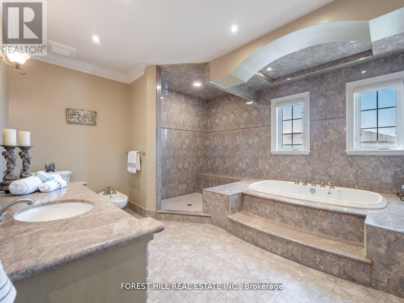 18 Highland Hill, Toronto, Ontario  M6A 2P8 - Photo 29 - W12403934