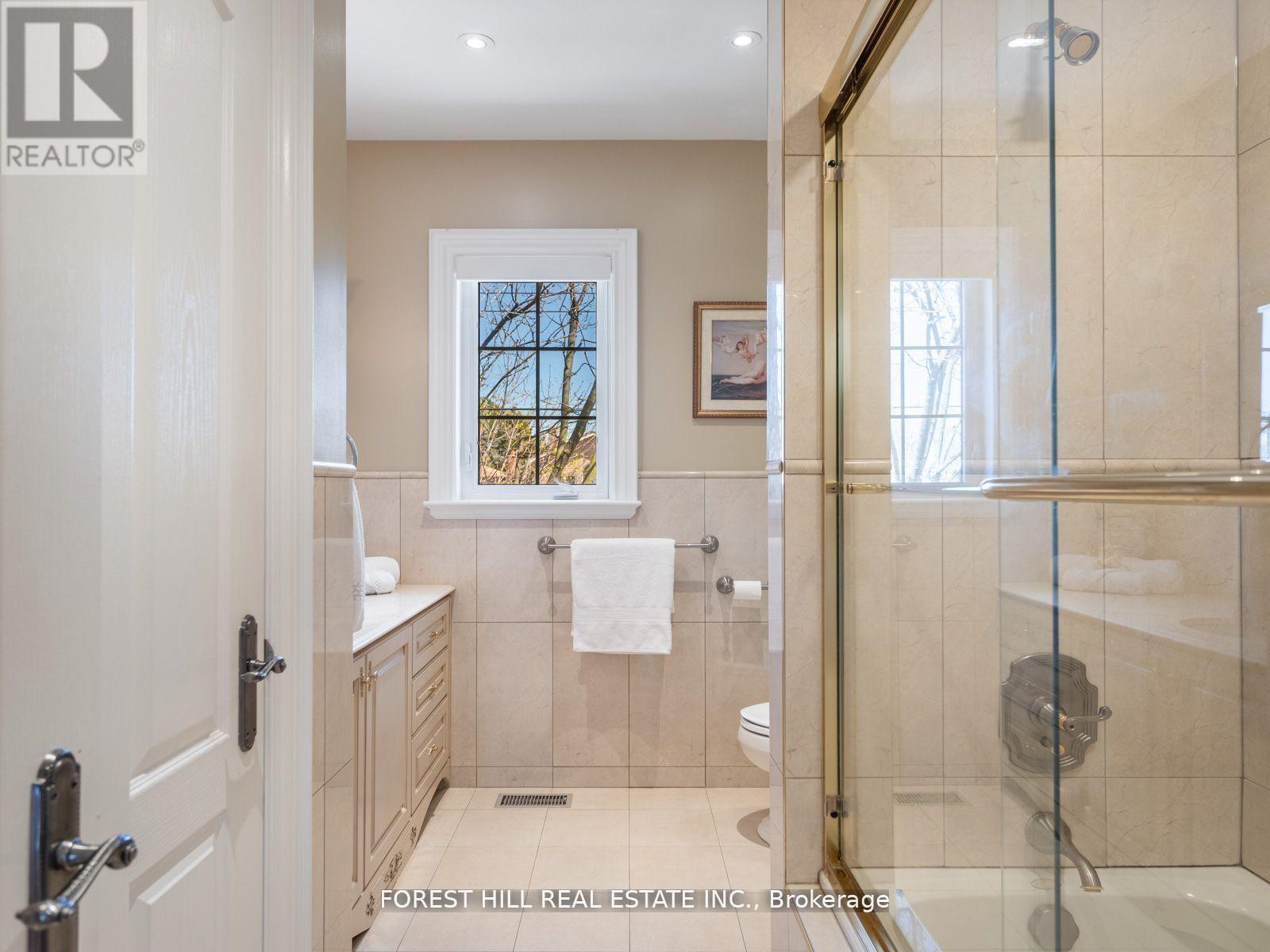 18 Highland Hill, Toronto, Ontario  M6A 2P8 - Photo 30 - W12403934