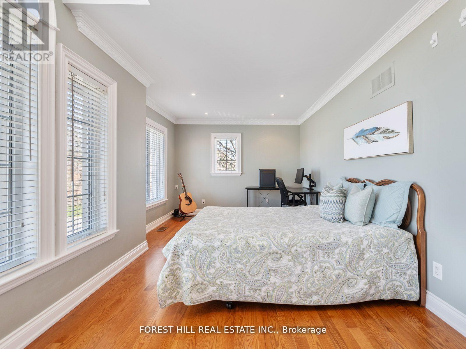 18 Highland Hill, Toronto, Ontario  M6A 2P8 - Photo 34 - W12403934