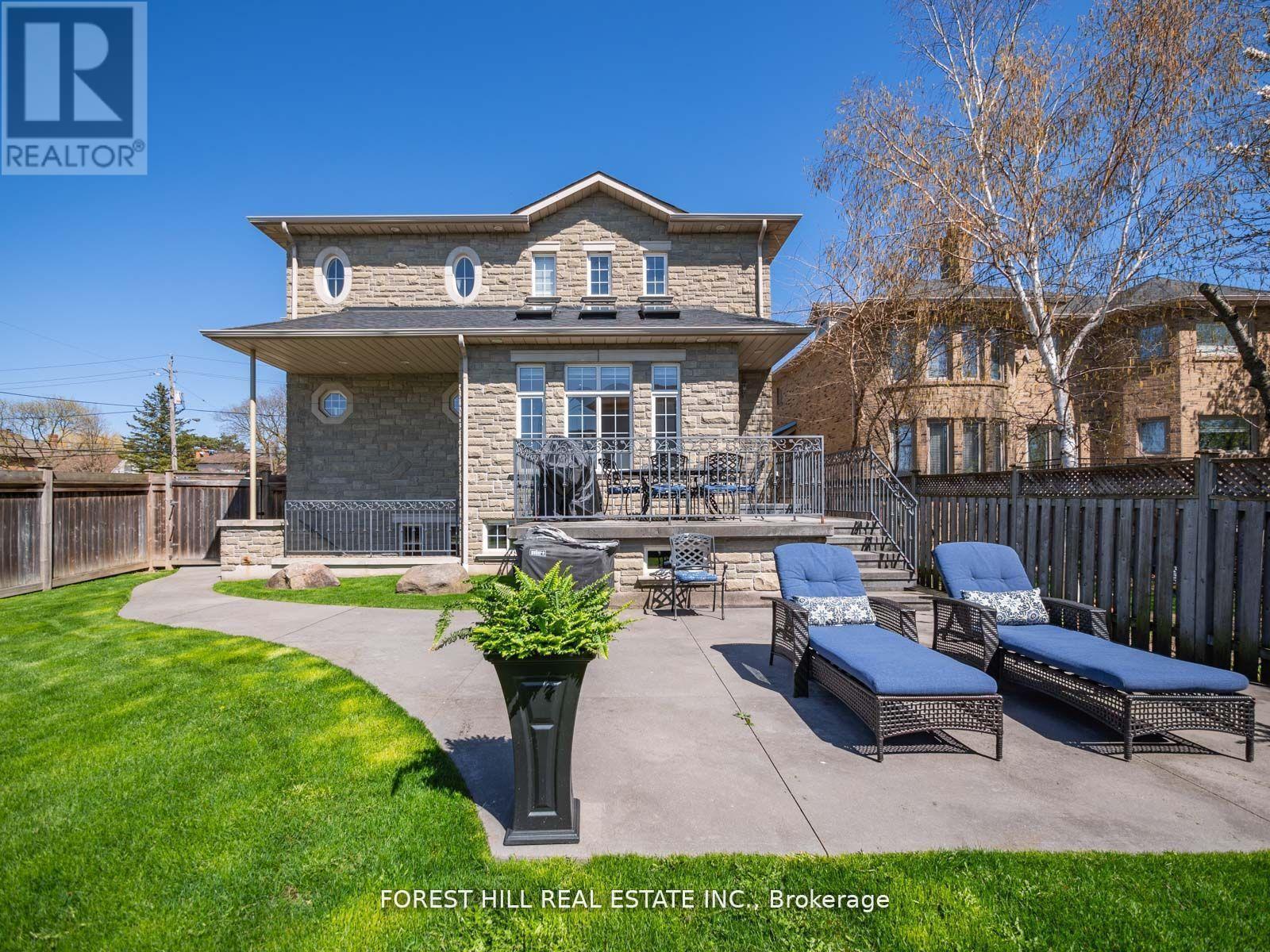 18 Highland Hill, Toronto, Ontario  M6A 2P8 - Photo 36 - W12403934