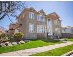 18 Highland Hill, Toronto (Yorkdale-Glen Park), Ca