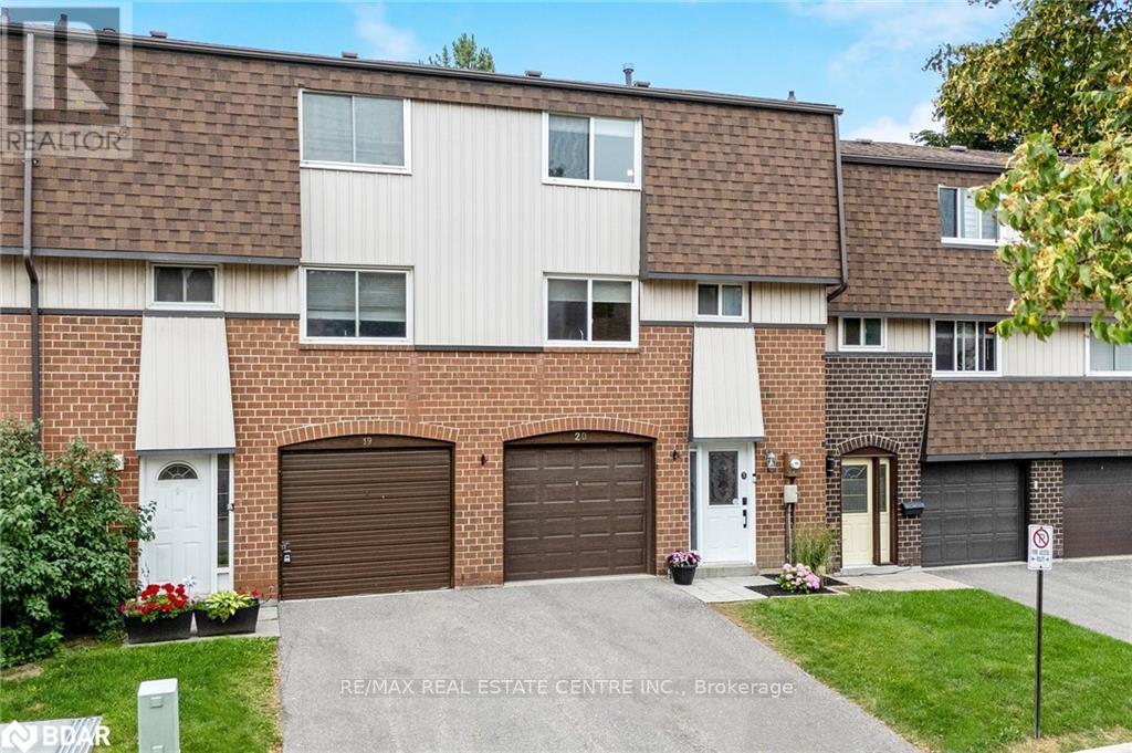 20 - 318 Laurier Avenue, Milton, Ontario  L9T 3M9 - Photo 2 - W12403939