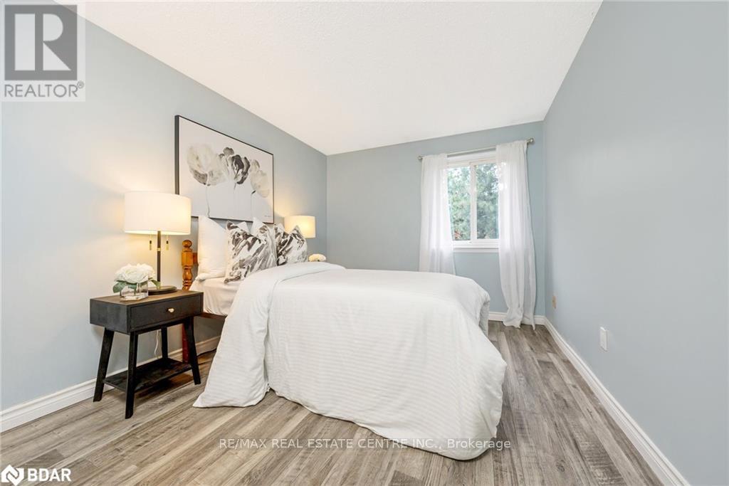20 - 318 Laurier Avenue, Milton, Ontario  L9T 3M9 - Photo 23 - W12403939