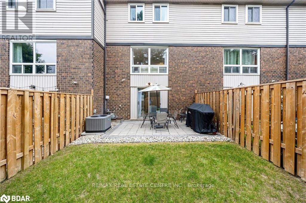 20 - 318 Laurier Avenue, Milton, Ontario  L9T 3M9 - Photo 32 - W12403939