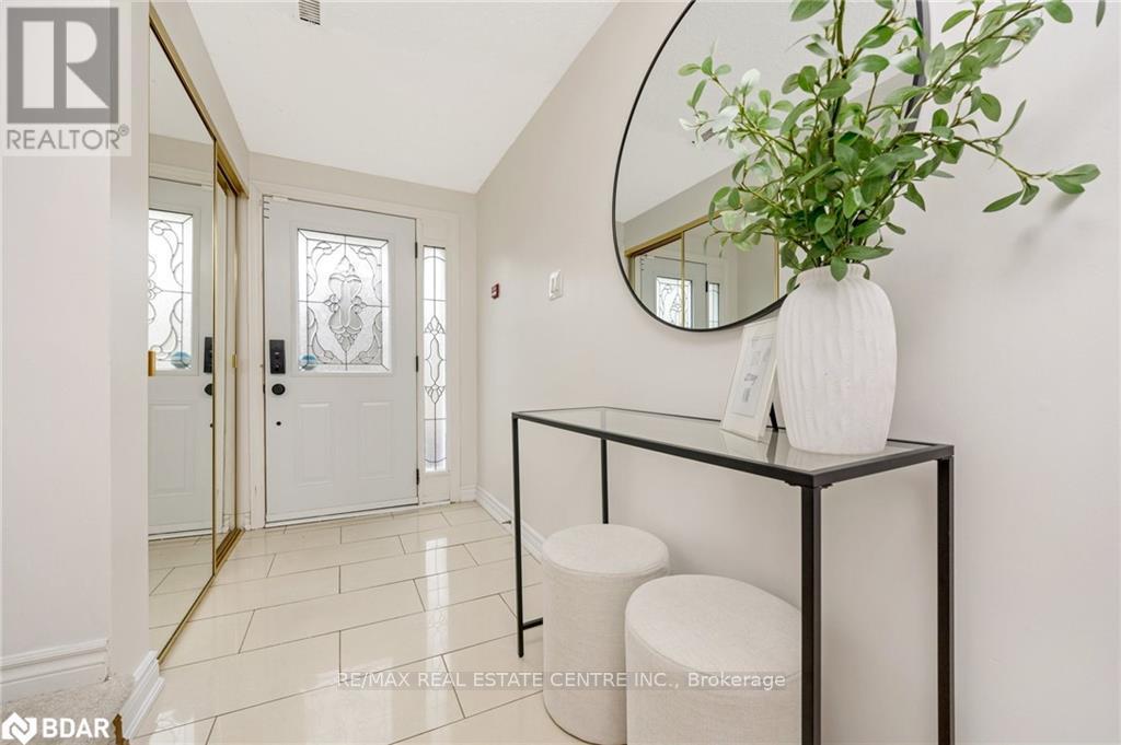 20 - 318 Laurier Avenue, Milton, Ontario  L9T 3M9 - Photo 4 - W12403939