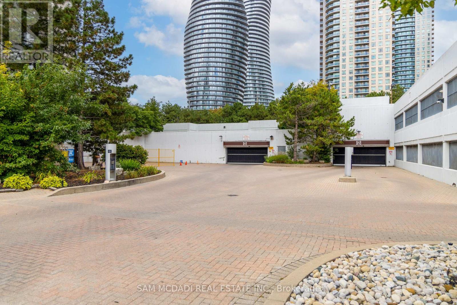 1207 - 3650 Kaneff Crescent, Mississauga, Ontario  L5A 4A1 - Photo 48 - W12403944