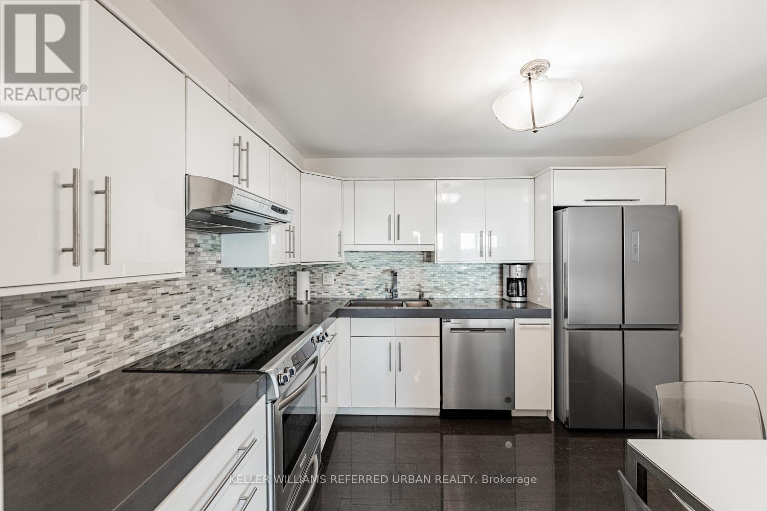 1409 - 1400 Dixie Road, Mississauga, Ontario  L5E 3E1 - Photo 13 - W12403948