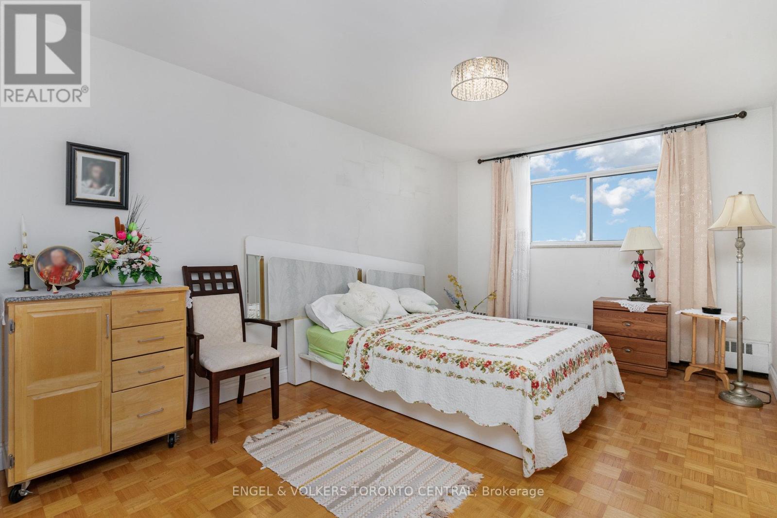 808 - 5 Frith Road, Toronto, Ontario  M3N 2L5 - Photo 10 - W12403964