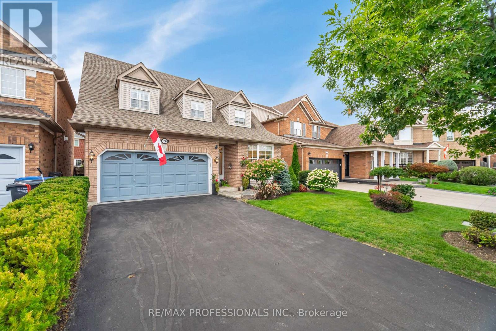74 Upper Highlands Drive, Brampton, Ontario  L6Z 4V9 - Photo 5 - W12403994