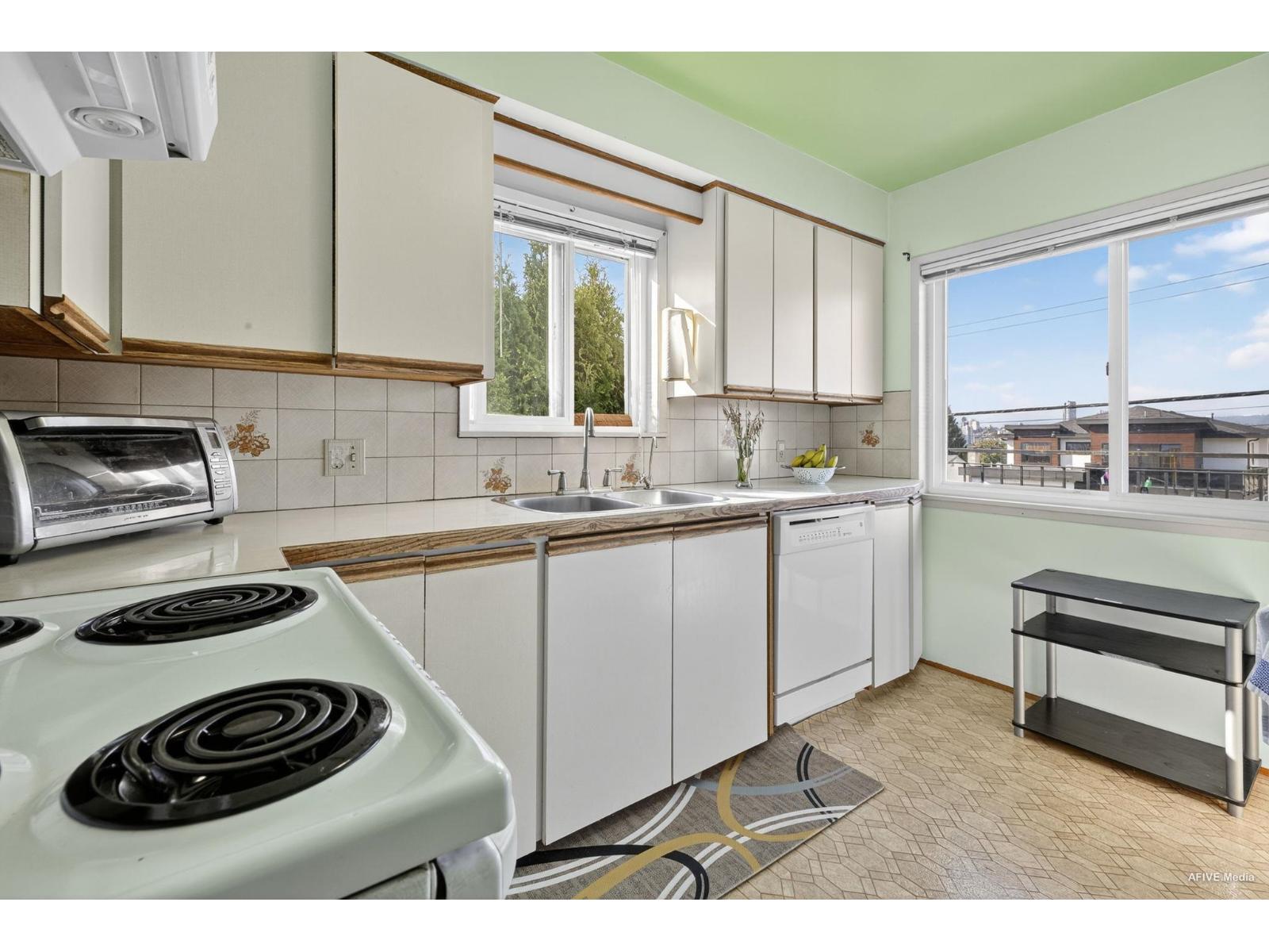 11640 98a Avenue, Surrey, British Columbia  V3V 2K9 - Photo 12 - R3046921