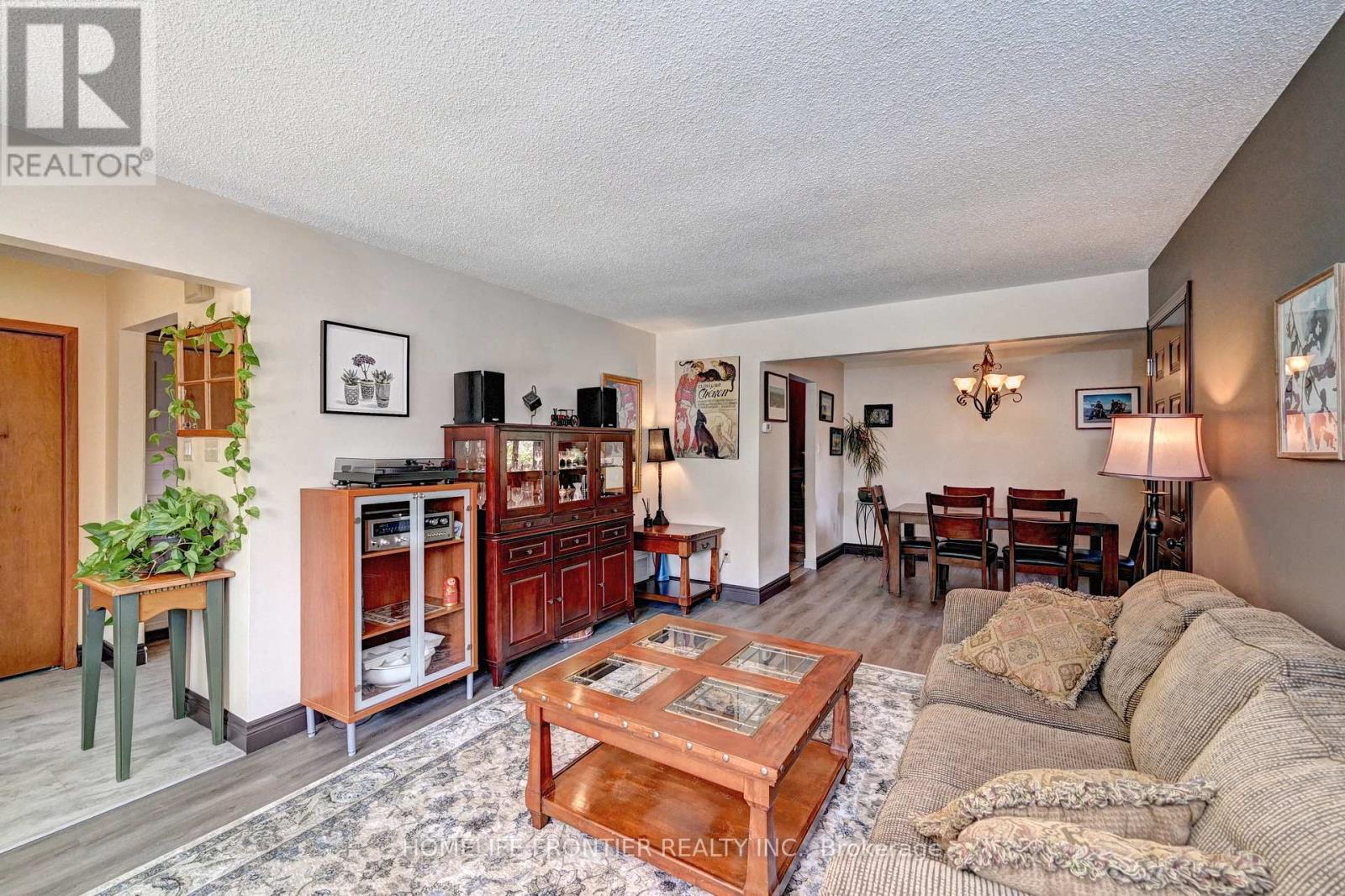 121 Forest Road, Brantford, Ontario  N3S 7L5 - Photo 8 - X12403830