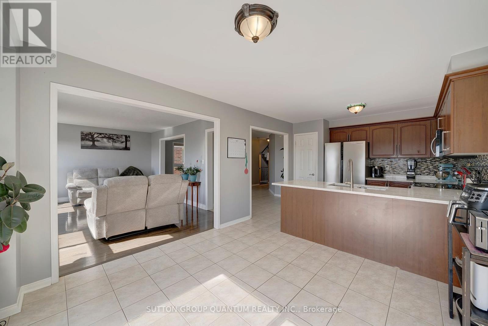 157 Voyager Pass, Hamilton (Binbrook), Ontario  L0R 1C0 - Photo 12 - X12403853
