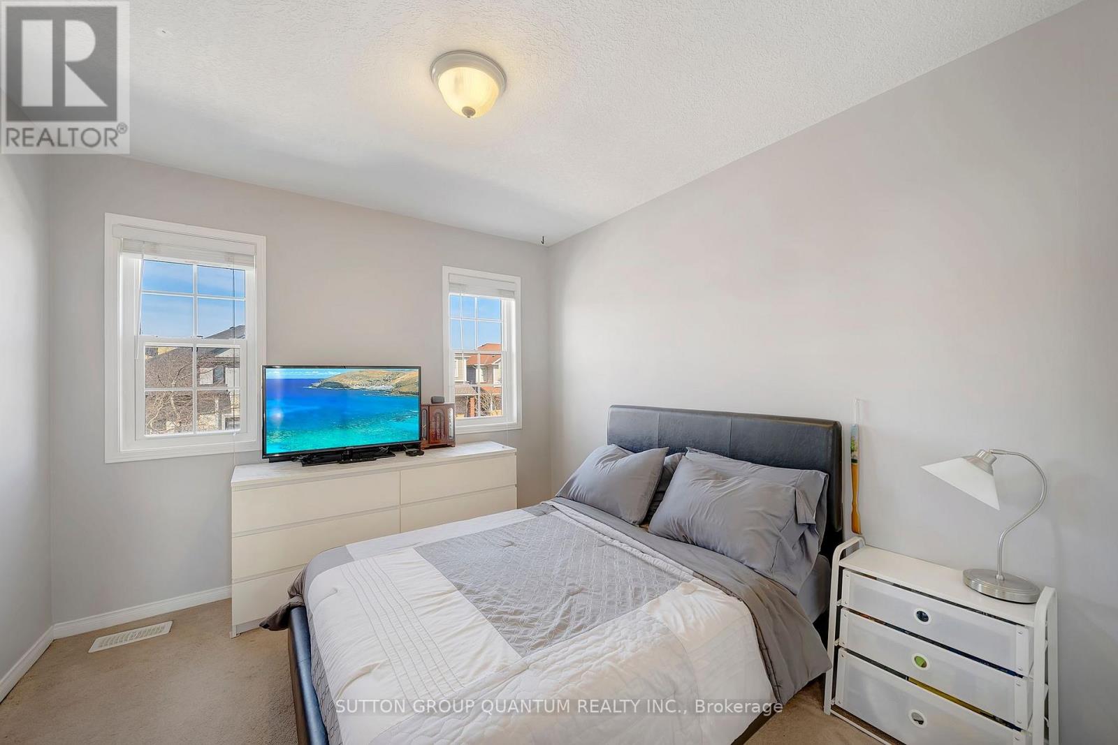 157 Voyager Pass, Hamilton (Binbrook), Ontario  L0R 1C0 - Photo 13 - X12403853