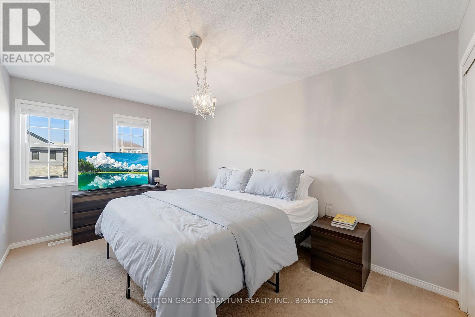 157 Voyager Pass, Hamilton (Binbrook), Ontario  L0R 1C0 - Photo 14 - X12403853