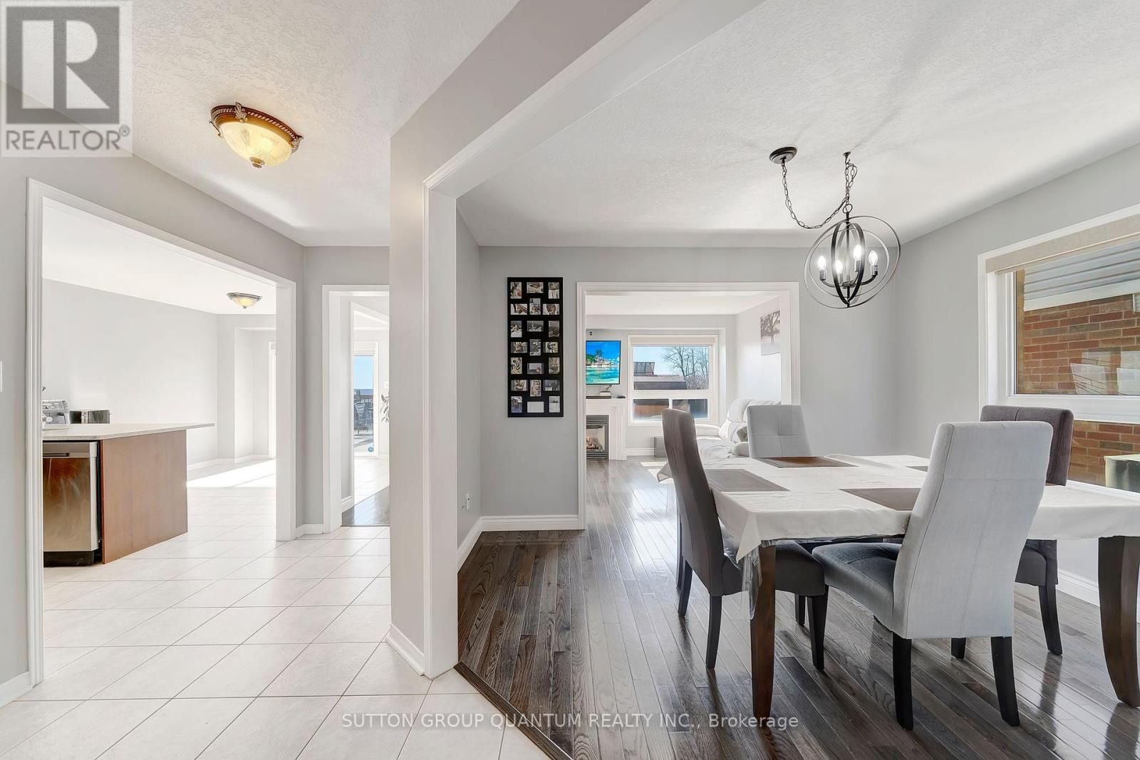 157 Voyager Pass, Hamilton (Binbrook), Ontario  L0R 1C0 - Photo 4 - X12403853