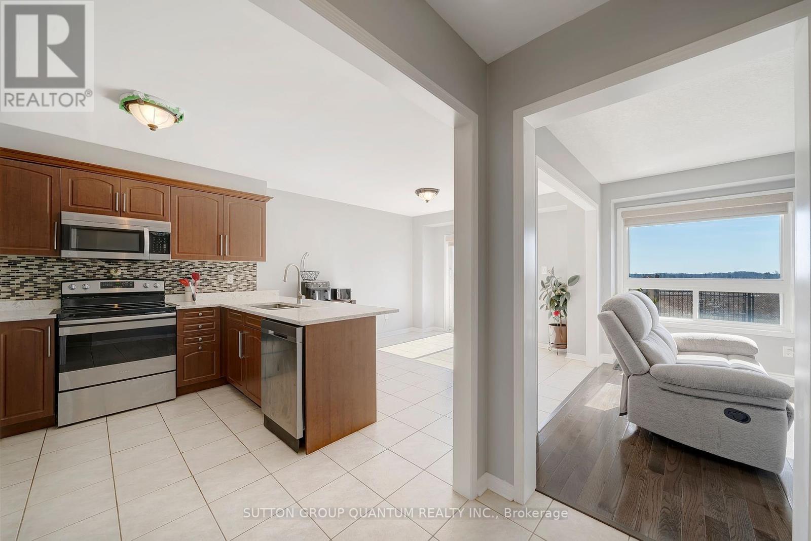 157 Voyager Pass, Hamilton (Binbrook), Ontario  L0R 1C0 - Photo 6 - X12403853