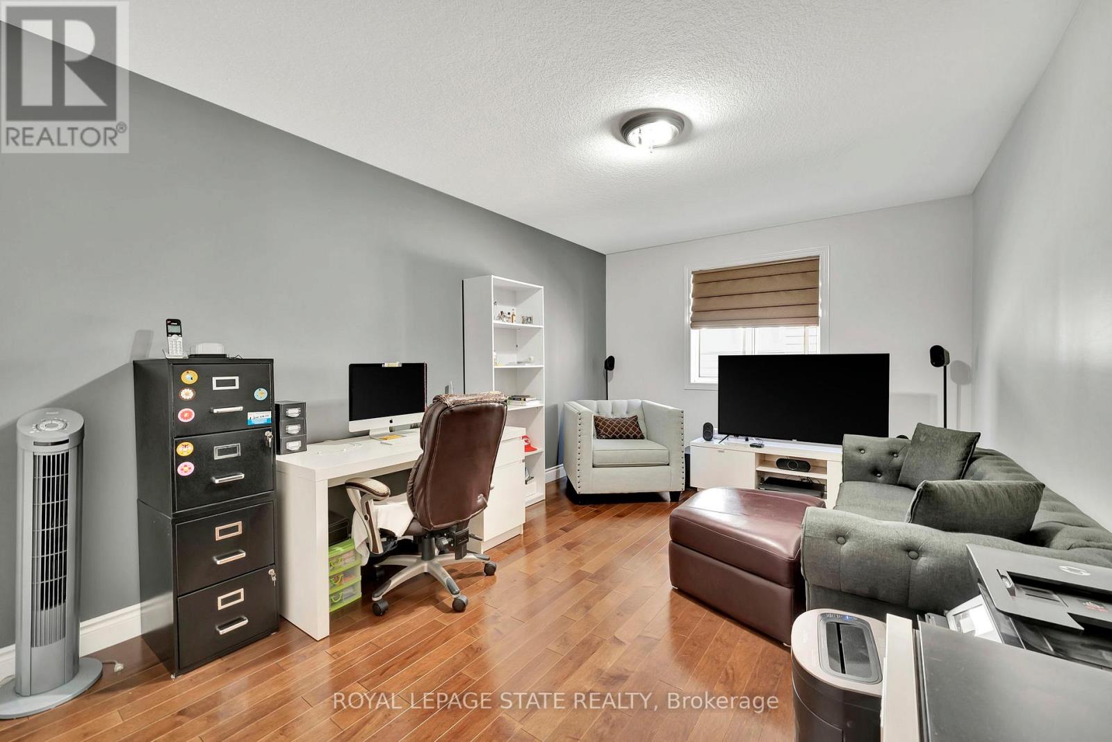3 Rianna Court, Hamilton, Ontario  L9B 0G3 - Photo 31 - X12403909